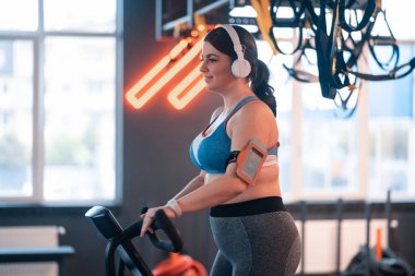 9 Potent Fitness Tips For Pear-Shaped Bodies